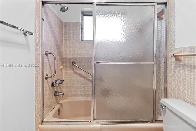 APT-109 - 2200 Park Ln, Condo with 1 bedrooms, 2 bathrooms and null parking in Hollywood FL | Image 14