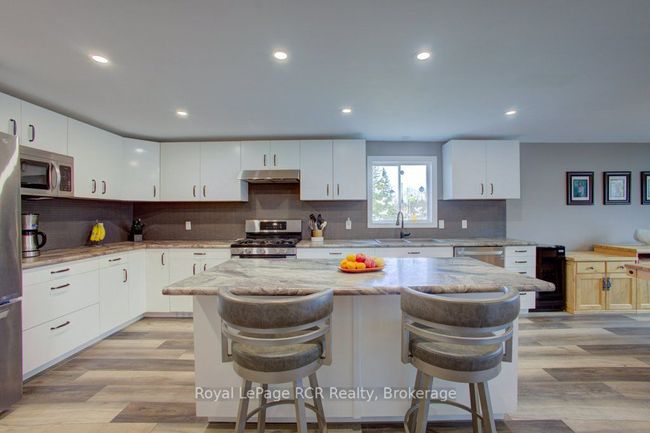 174 Conestoga St N, House other with 5 bedrooms, 2 bathrooms and 4 parking in Arthur ON | Image 16