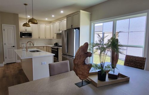 242 Sugartree Ln, Versailles, KY, 40383-6000 | Card Image