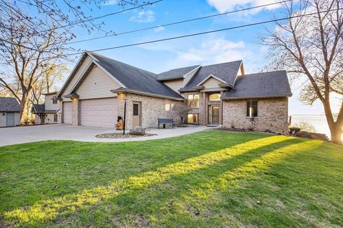 N5625 Rockland Beach Rd, HILBERT, WI, 54129-9256 | Card Image