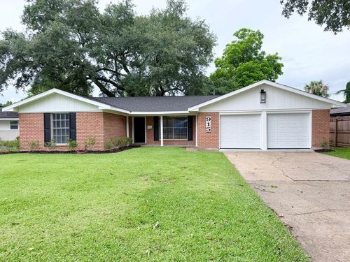 915 Circle Dr, Nederland, TX, 77627-6801 | Card Image