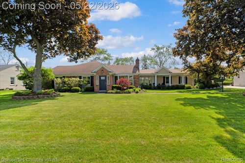 6225 Golfview Dr, Bloomfield Hills, MI, 48301-2066 | Card Image