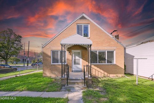1502 Nevada St, Toledo, OH, 43605-2756 | Card Image