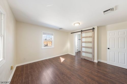 985 Arnet Ave, Union, NJ, 07083-7601 | Card Image