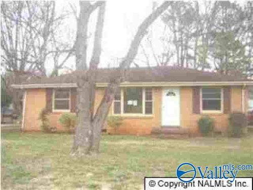 3006 Merry Oaks Dr Nw, Huntsville, AL, 35811-1328 | Card Image