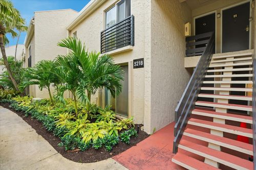 g2-5218 Ne 6th Ave, Oakland Park, FL, 33334-3356 | Card Image