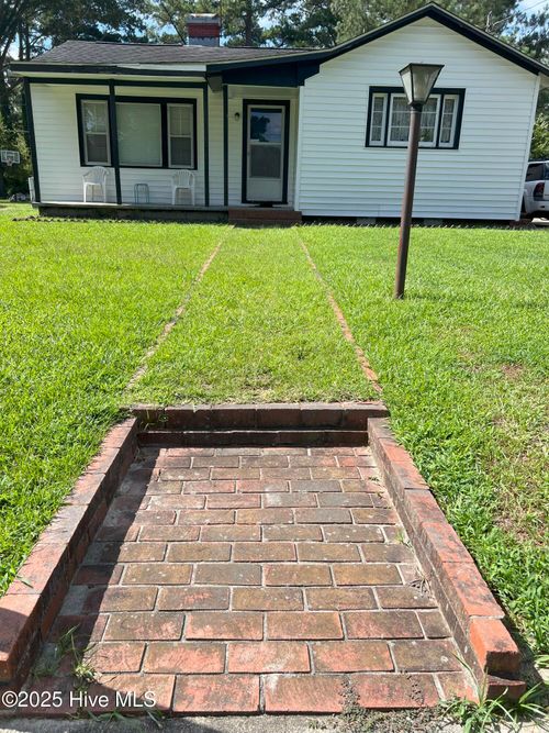 605 Grove St Ne, Wilson, NC, 27893-2630 | Card Image