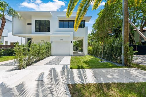 3352 Sw 28th Ter, Miami, FL, 33133-3426 | Card Image
