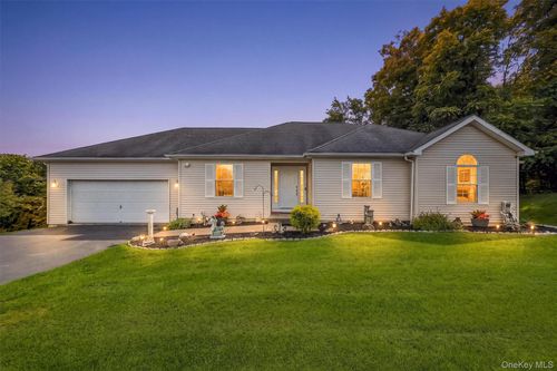 32 Valley Ct, Florida, NY, 10921-1826 | Card Image