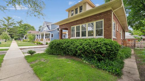 407 N Pine Ave, Arlington Heights, IL, 60004-6152 | Card Image