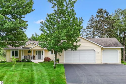 1568 Nightingale Ln, Kingsley, MI, 49649-9212 | Card Image