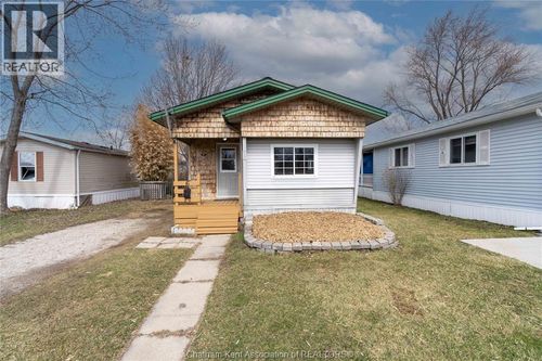 6 Maple Dr, Mcgregor, ON, N0R1J0 | Card Image