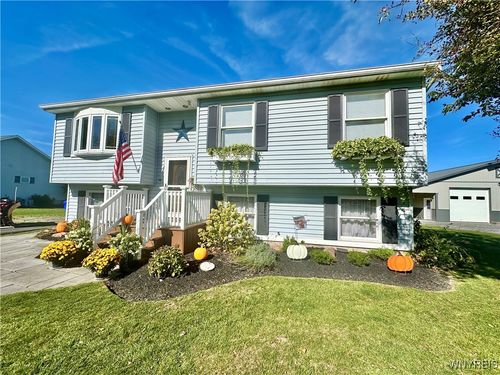 12044 Rapids Rd, Akron, NY, 14001-9720 | Card Image