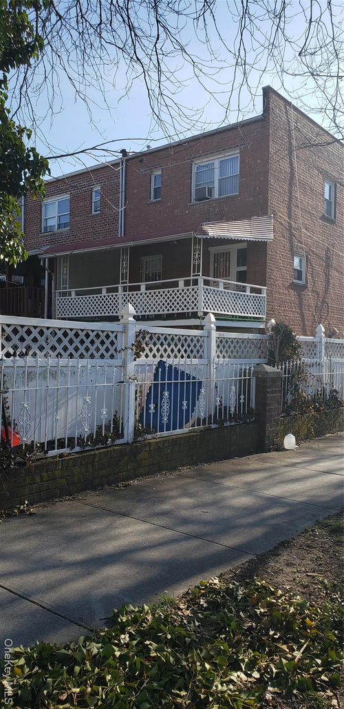 260 Swinton Ave, Bronx, NY, 10465-3222 | Card Image