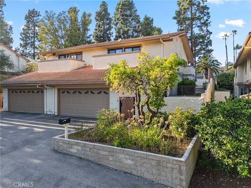 73 Paseo Esplendido, Camarillo, CA, 93010-1722 | Card Image