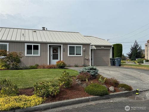 500 W Bowman Ct, Sequim, WA, 98382-3027 | Card Image