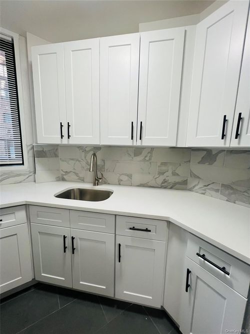 apt-th-2200 E Tremont Ave, Bronx, NY, 10462-6384 | Card Image