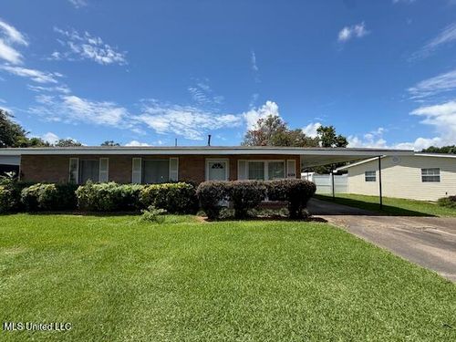 1212 Peach St, Vidalia, LA, 71373-3809 | Card Image