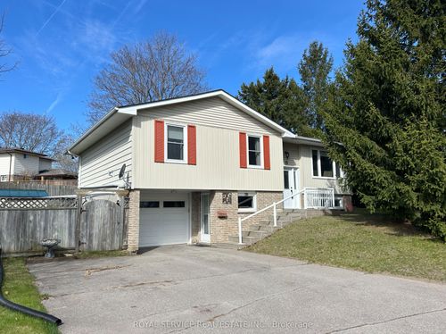 15 Payne Cres, Port Hope, ON, L1A3Y3 | Card Image