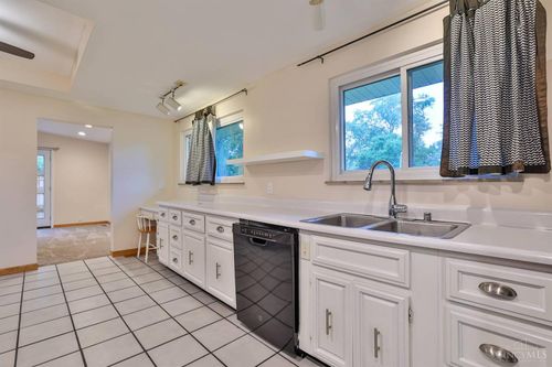 3205 Donnybrook Ln, Cincinnati, OH, 45251-2516 | Card Image