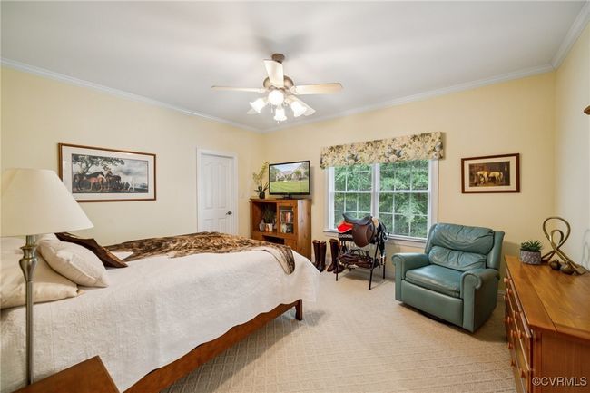 Additional primary bedroom on main level | Image 16