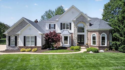 18009 Tara Woods Ct, Chesterfield, MO, 63005-3652 | Card Image