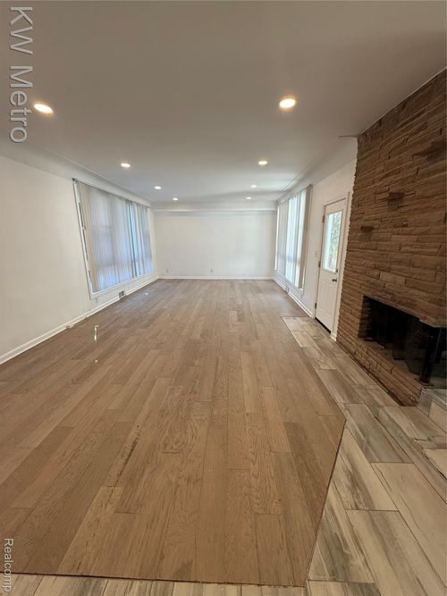 1440 W Square Lake Rd, Bloomfield Hills, MI, 48302-0849 | Card Image