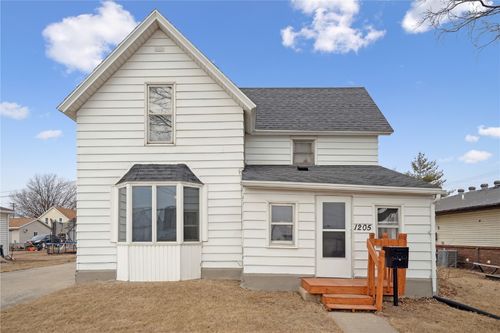 1205 4th Street W, Vinton, IA, 52349 | Card Image