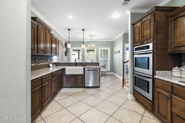 22-web-or-mls-835 Shadow View Dr-22 | Image 9