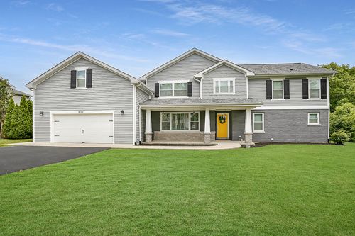 8081 Tennessee Ave, Willowbrook, IL, 60527-2450 | Card Image