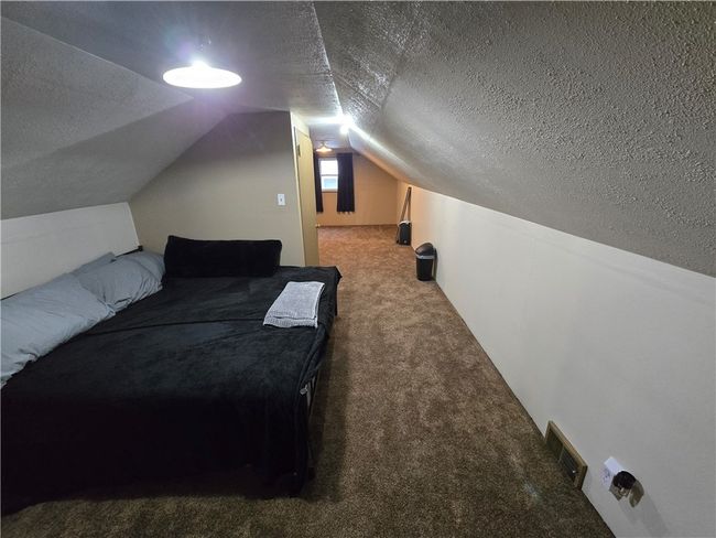 4013 Mcwhinney St, House other with 2 bedrooms, 2 bathrooms and 1 parking in Munhall PA | Image 14