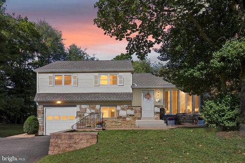 868 Aster Rd, WARMINSTER, PA, 18974-2115 | Card Image