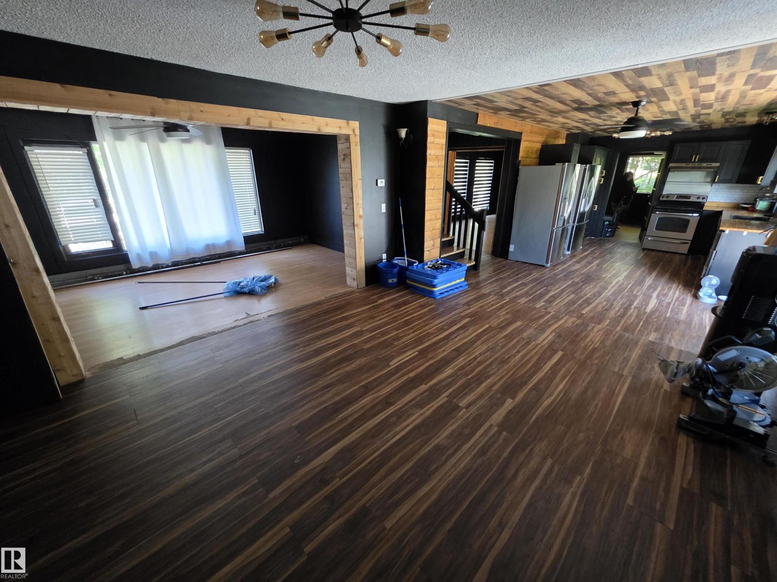 Residential in Rural Parkland County 3