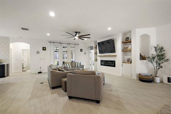 488 Avila Pl, House other with 4 bedrooms, 3 bathrooms and null parking in Howey In The Hills FL | Image 6