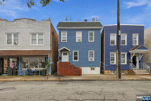 19 Summer St, Lodi, NJ, 07644-2351 | Card Image