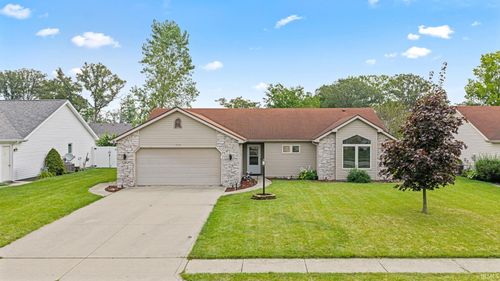 729 S Valley River Dr, Columbia City, IN, 46725-8477 | Card Image