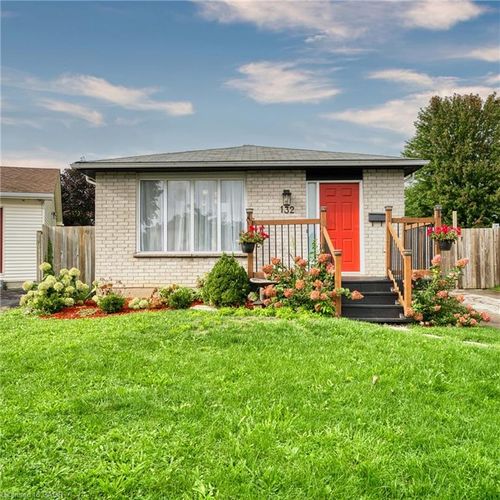 132 Sundridge Cres, London, ON, N5Z4R7 | Card Image