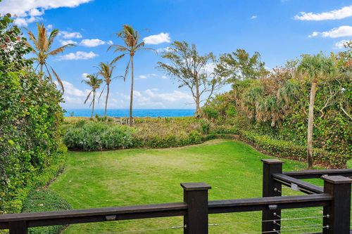 31 N Beach Rd, Hobe Sound, FL, 33455-2101 | Card Image
