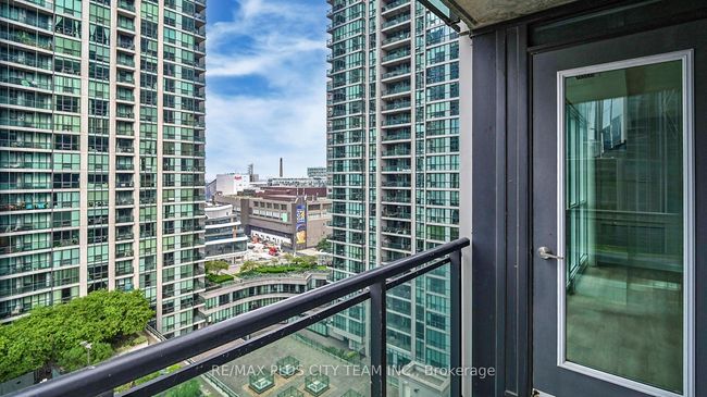 1305 - 18 Harbour St, Condo with 2 bedrooms, 2 bathrooms and 1 parking in Toronto ON | Image 23