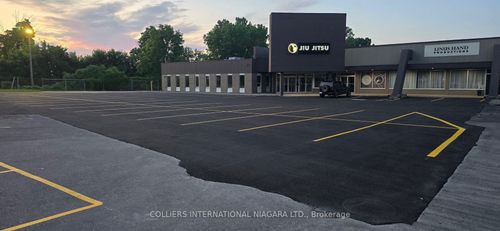 1-4536 Portage Rd, Niagara Falls, ON, L2E6A8 | Card Image