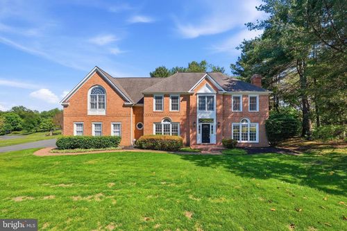 915 Winstead St, Great Falls, VA, 22066-2548 | Card Image