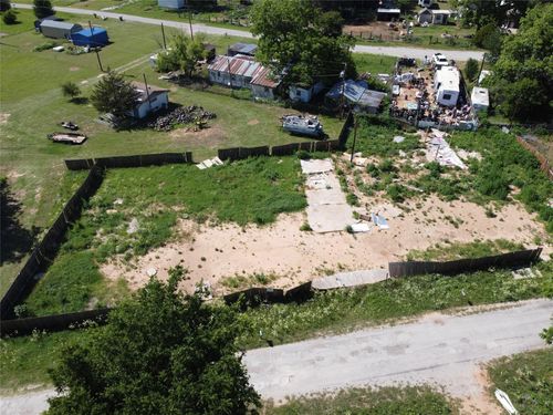 2-218 Kickapoo Trl, Weatherford, TX, 76087-8359 | Card Image