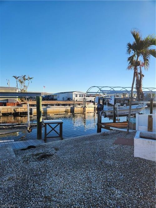 3724 Dewberry Ln, SAINT JAMES CITY, FL, 33956-2288 | Card Image