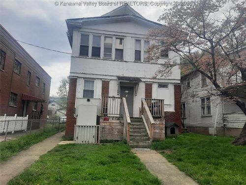 611 Grant St, Charleston, WV, 25302-1932 | Card Image