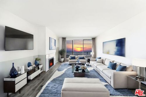 404-900 Euclid St, Santa Monica, CA, 90402-2128 | Card Image