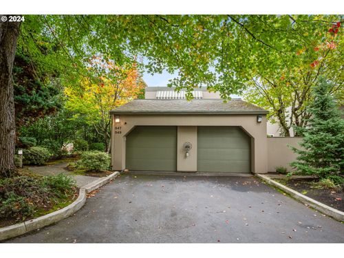 1-549 N Tomahawk Island Dr, Portland, OR, 97217-7923 | Card Image