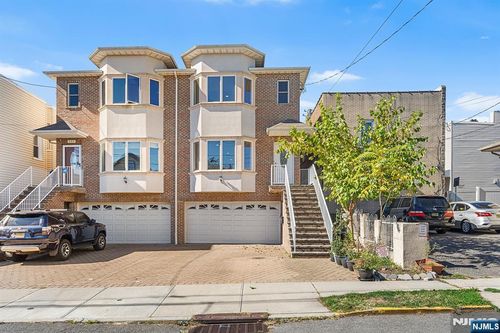 233 5th St, Fairview, NJ, 07022-1439 | Card Image