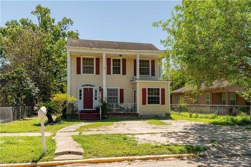 117 W Pierce Ave, Harlingen, TX, 78550-6627 | Card Image