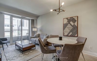 302 - 1430 Yonge St, Condo with 2 bedrooms, 2 bathrooms and 1 parking in Toronto ON | Image 3