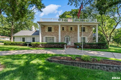 2001 Circle Dr, Muscatine, IA, 52761-3563 | Card Image